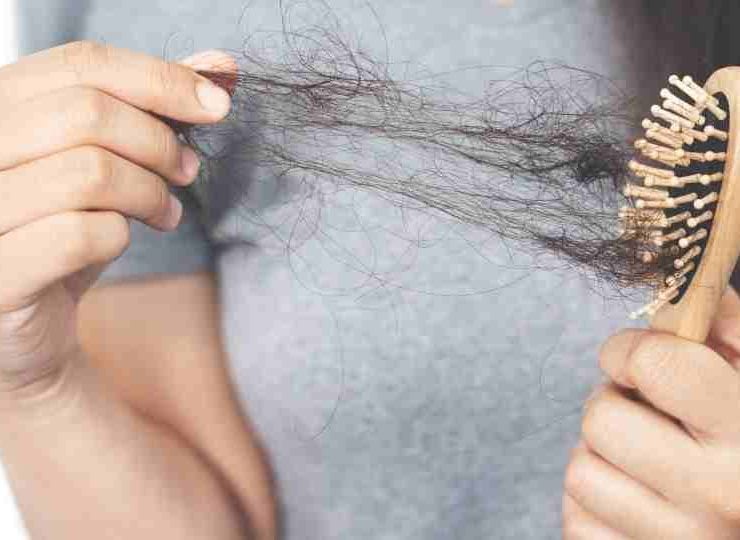 Hair Falling Out Dream 36 Different Scenarios & Its Meanings