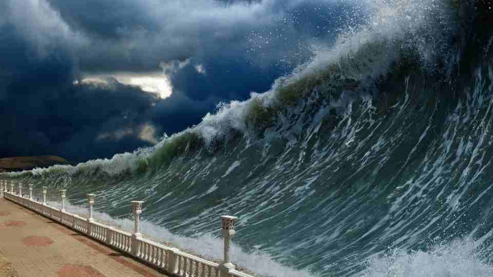 Tsunami Dream: Is It a Sign of Catastrophe or Blessing in Disguise