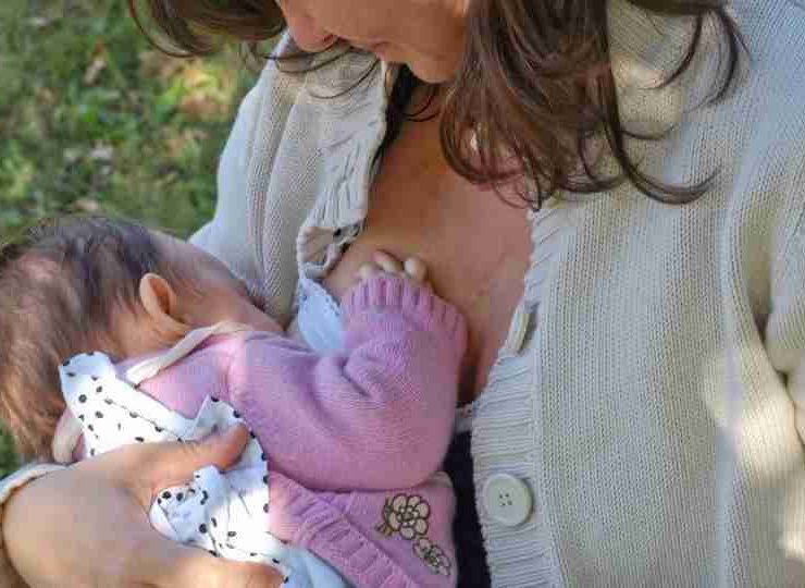 Dream of Breastfeeding a Baby - 30 Scenarios and Its Meanings