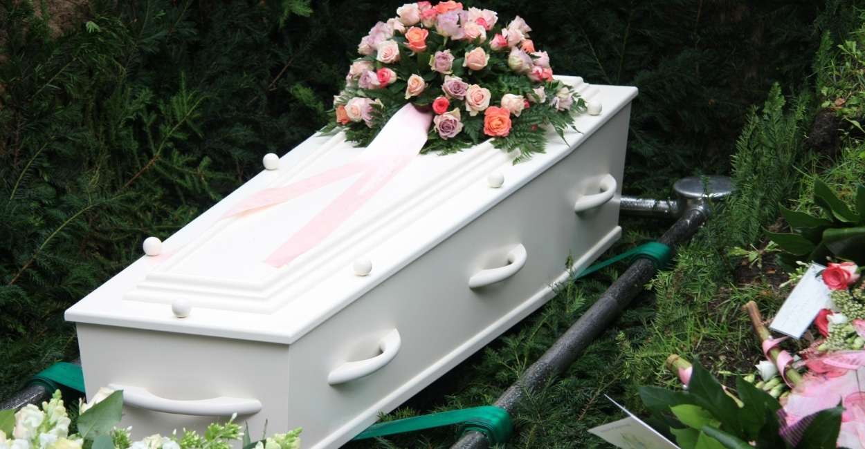 Dream Of Coffin - 125 Plots and Their Meanings