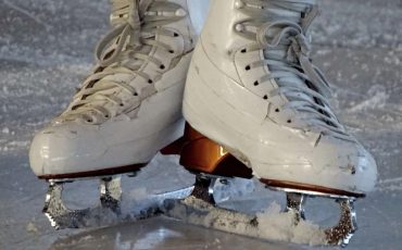 Dream about Ice Skating - Decoding Scenarios & Interpretations