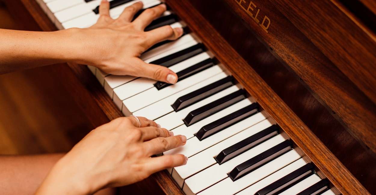 A Dream About Piano 52 Types & Their Meanings