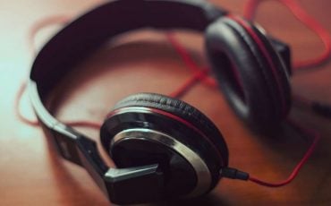 Dream about Headphones – Scenarios & Relevant Interpretations