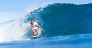 Dream of Surfing – 30 Types & Their Interpretations