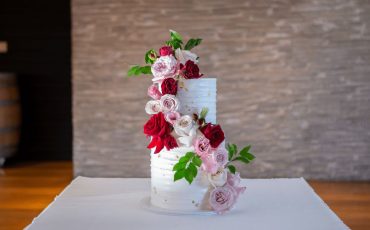 Dream of Wedding Cake – Do You Love the People Around You?