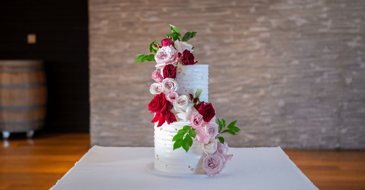 Dream of Wedding Cake – Do You Love the People Around You?