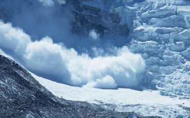 Dream of Avalanche – Is Something Gonna Fall Rapidly?