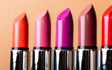 Dreaming about Lipstick – It’s Time For You to Focus on Your Relationships!