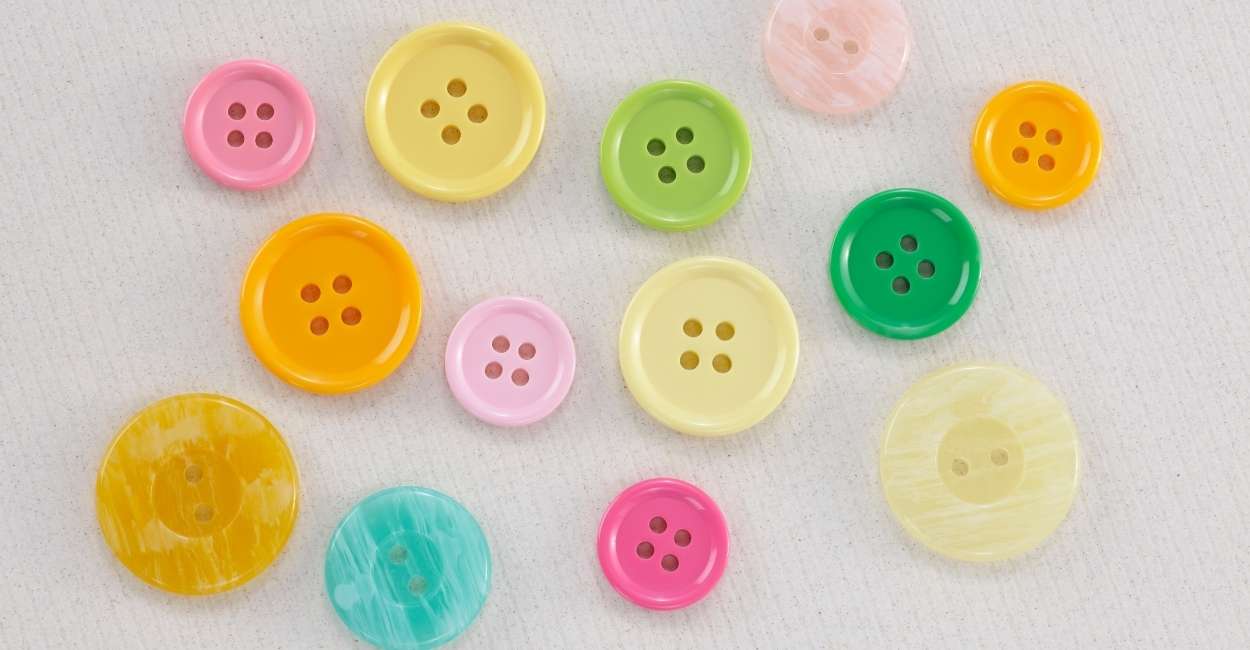 Dream about Buttons – 38 Scenarios and Meanings