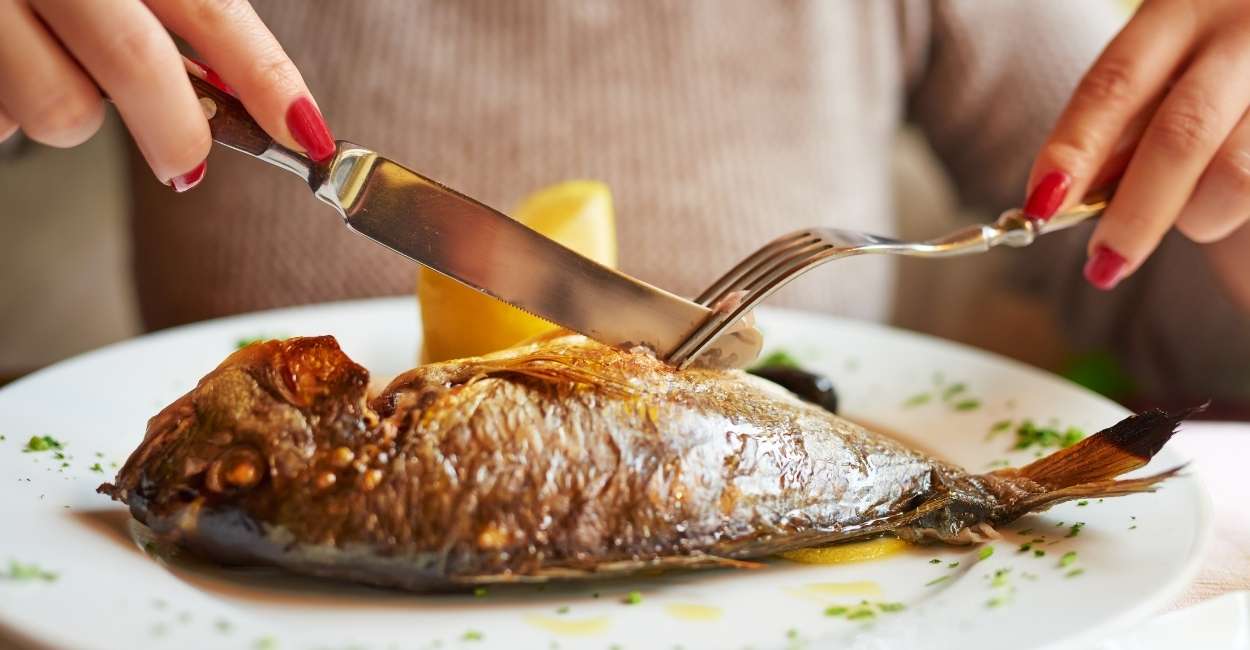 Dream of Eating Fish – 25 Types & Their Interpretations