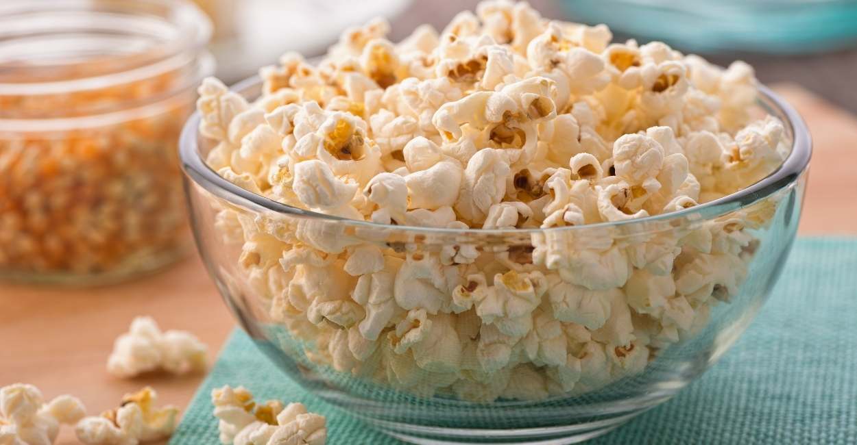 Dreaming of Popcorn – 15 Types & their Interpretations