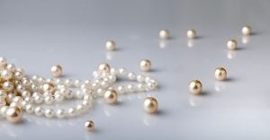 Dreaming of Pearls – 60 Types & Their Meanings