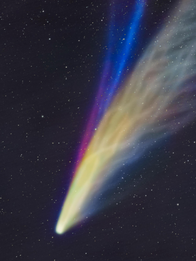 4Dream of colorful comets