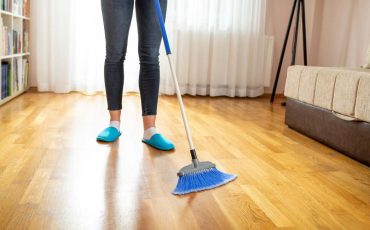 Dreaming of Sweeping the Floor – Is Your Life Becoming More Complicated?