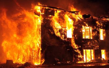 Dream of Fire Burning Building – Does It Mean That Someone is Planning to Seek Revenge Against You?