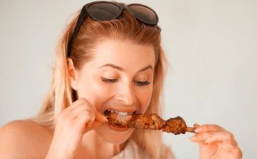 Vegetarian Having Dreams about Eating Meat – You Are Unable To Deal With Emotions