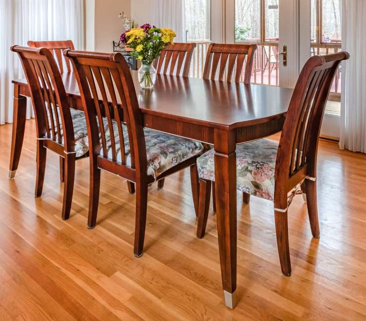 Dream of Dining Table – 30 Plots & Their Interpretations