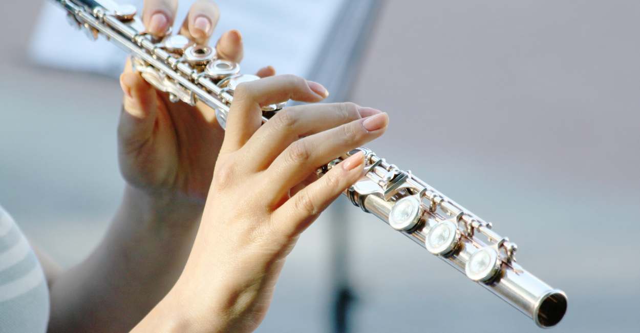 Flute Dream Meaning – Time Management is Essential for You