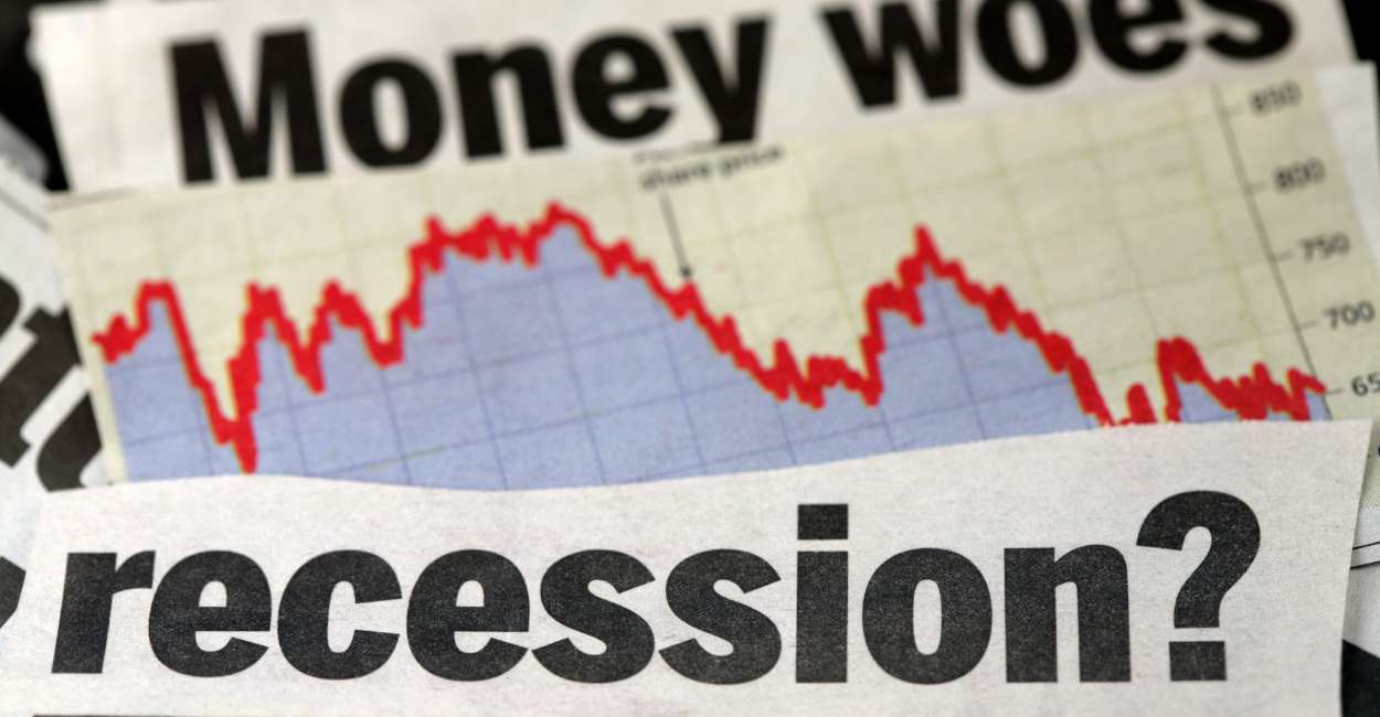 Dream of Recession – Worried about Facing an Economic Crisis
